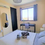 Comfy In A Shared Near Salt Lake With Internet And Netflix アパート *