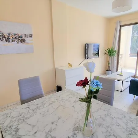 Comfy In A Shared Near Salt Lake With Internet And Netflix Apartament Larnaca