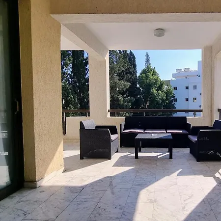 Comfy In A Shared Near Salt Lake With Internet And Netflix