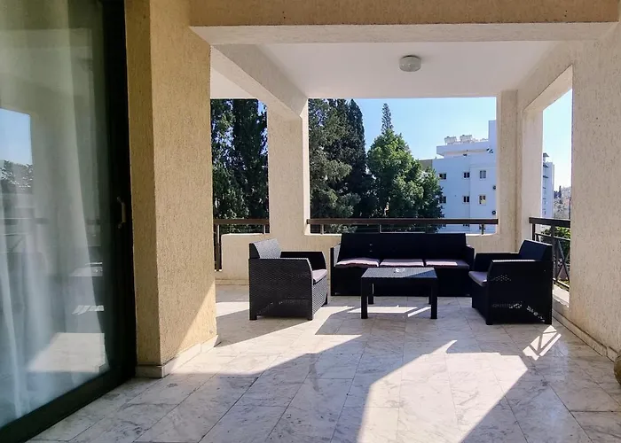 Comfy In A Shared Near Salt Lake With Internet And Netflix