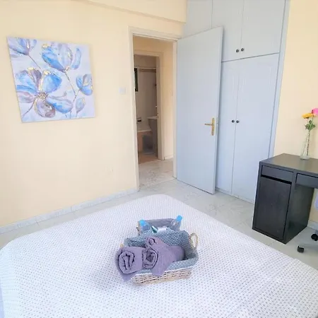 Comfy In A Shared Near Salt Lake With Internet And Netflix Λάρνακα